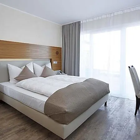 Kluet Hotel