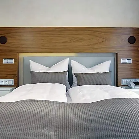 Kluet Hotel 4*